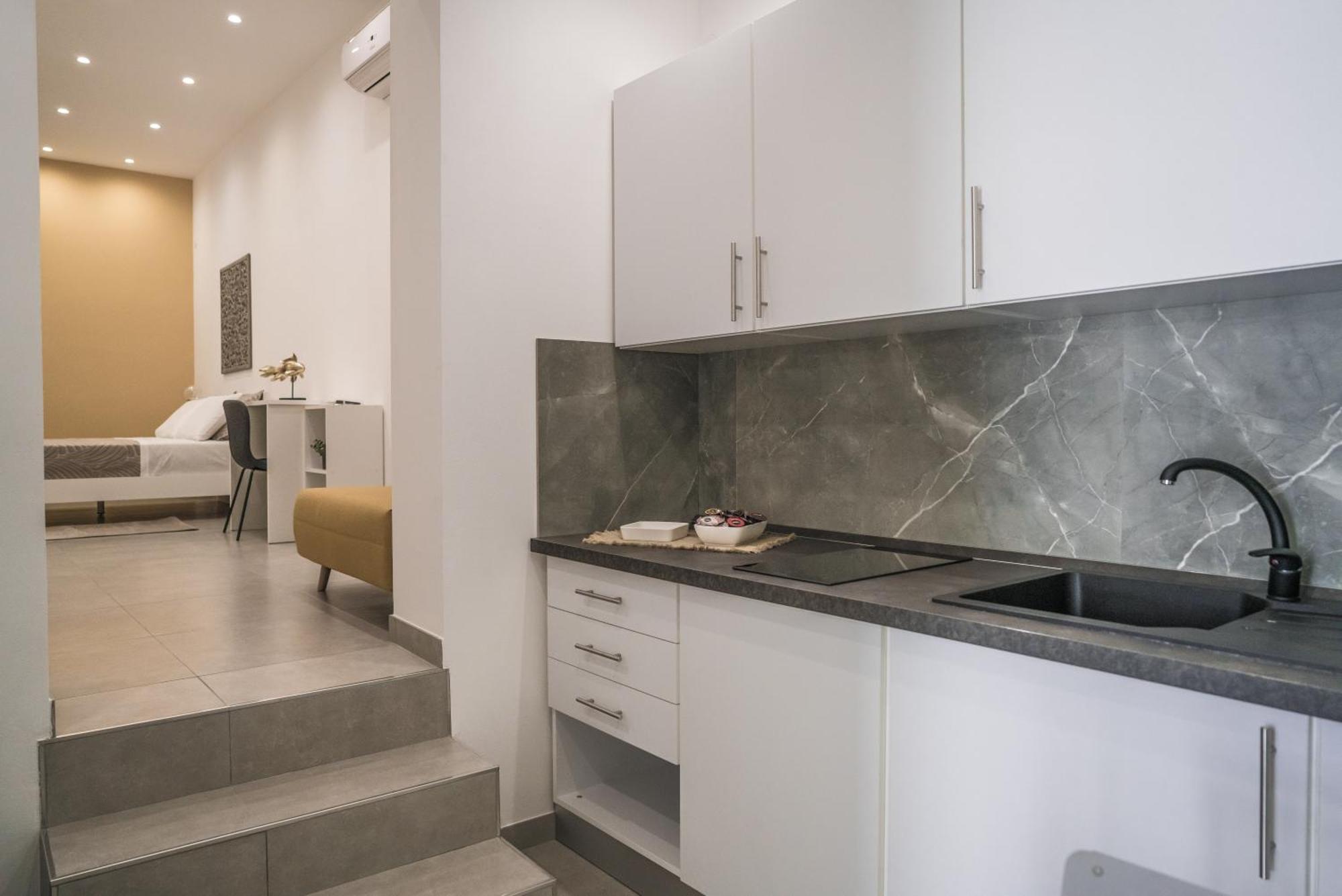 Casa Azzurra Rooms E Apartment แตร์ราซีนี ภายนอก รูปภาพ