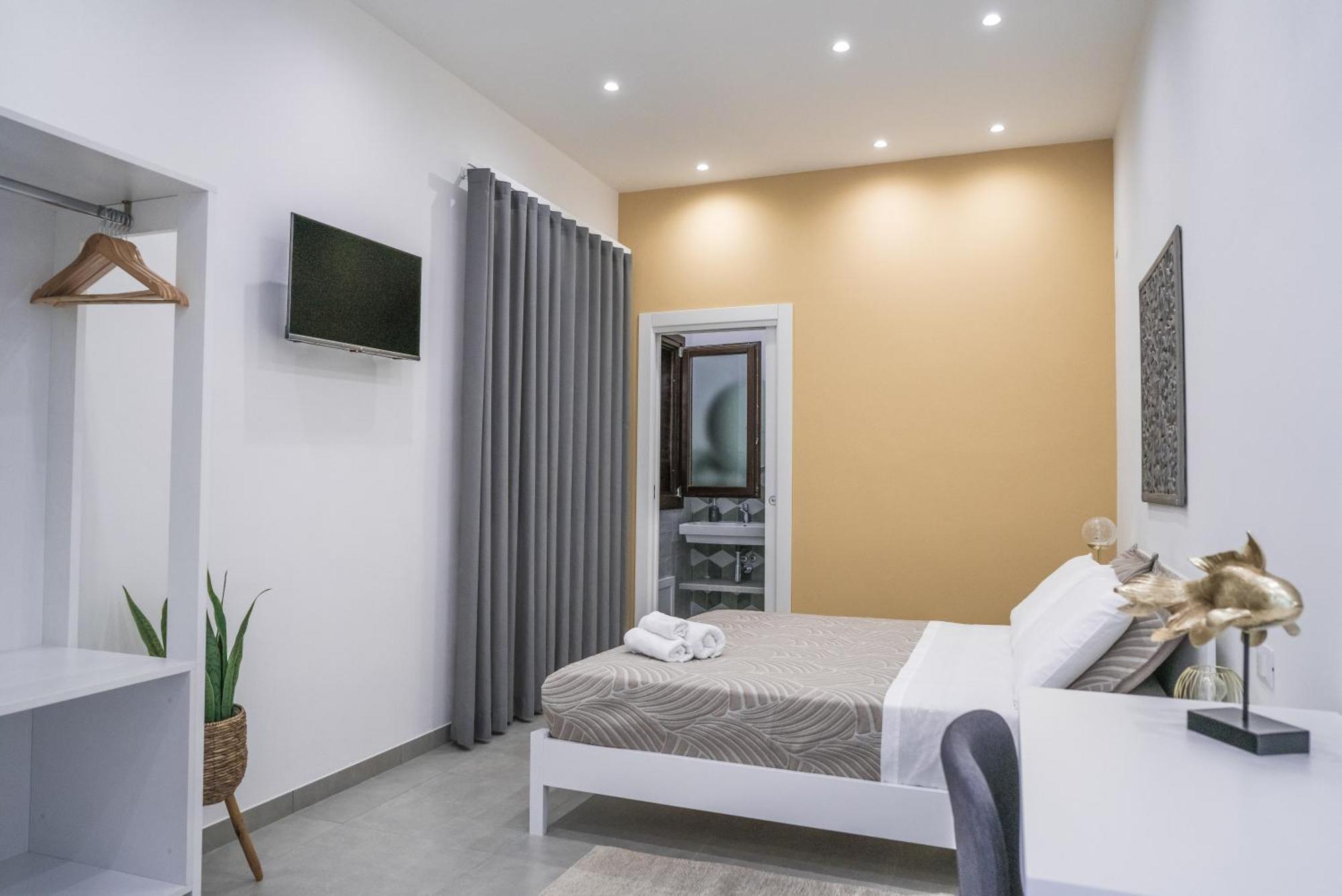 Casa Azzurra Rooms E Apartment แตร์ราซีนี ภายนอก รูปภาพ