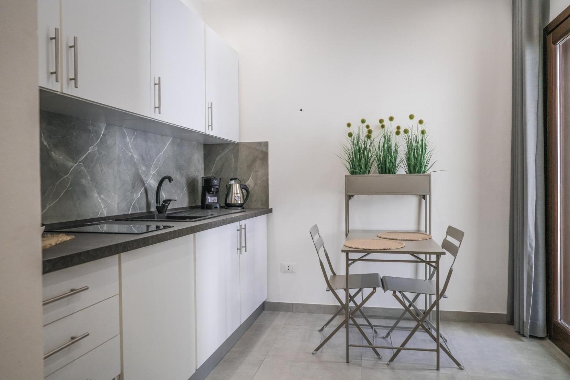 Casa Azzurra Rooms E Apartment แตร์ราซีนี ภายนอก รูปภาพ