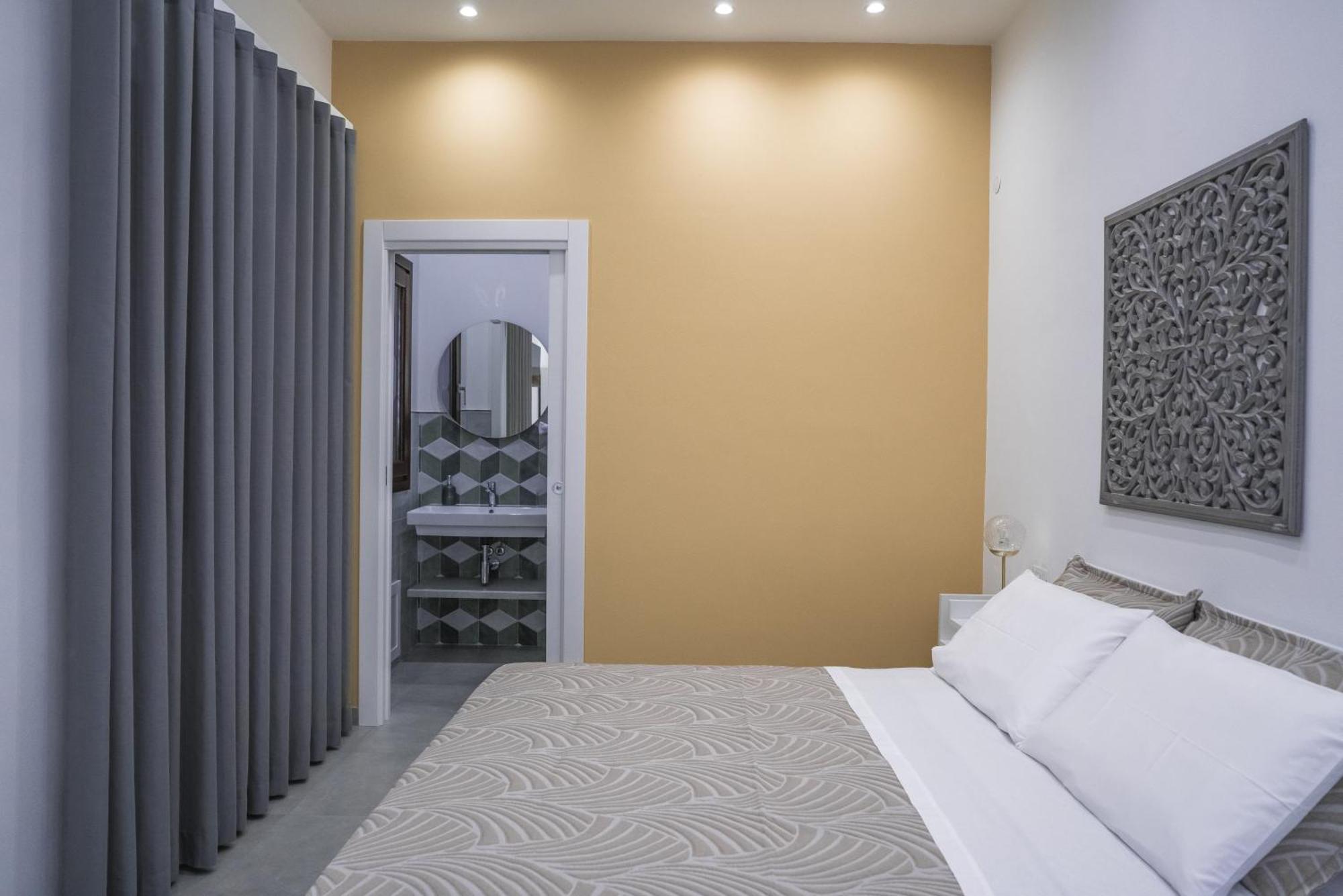 Casa Azzurra Rooms E Apartment แตร์ราซีนี ภายนอก รูปภาพ