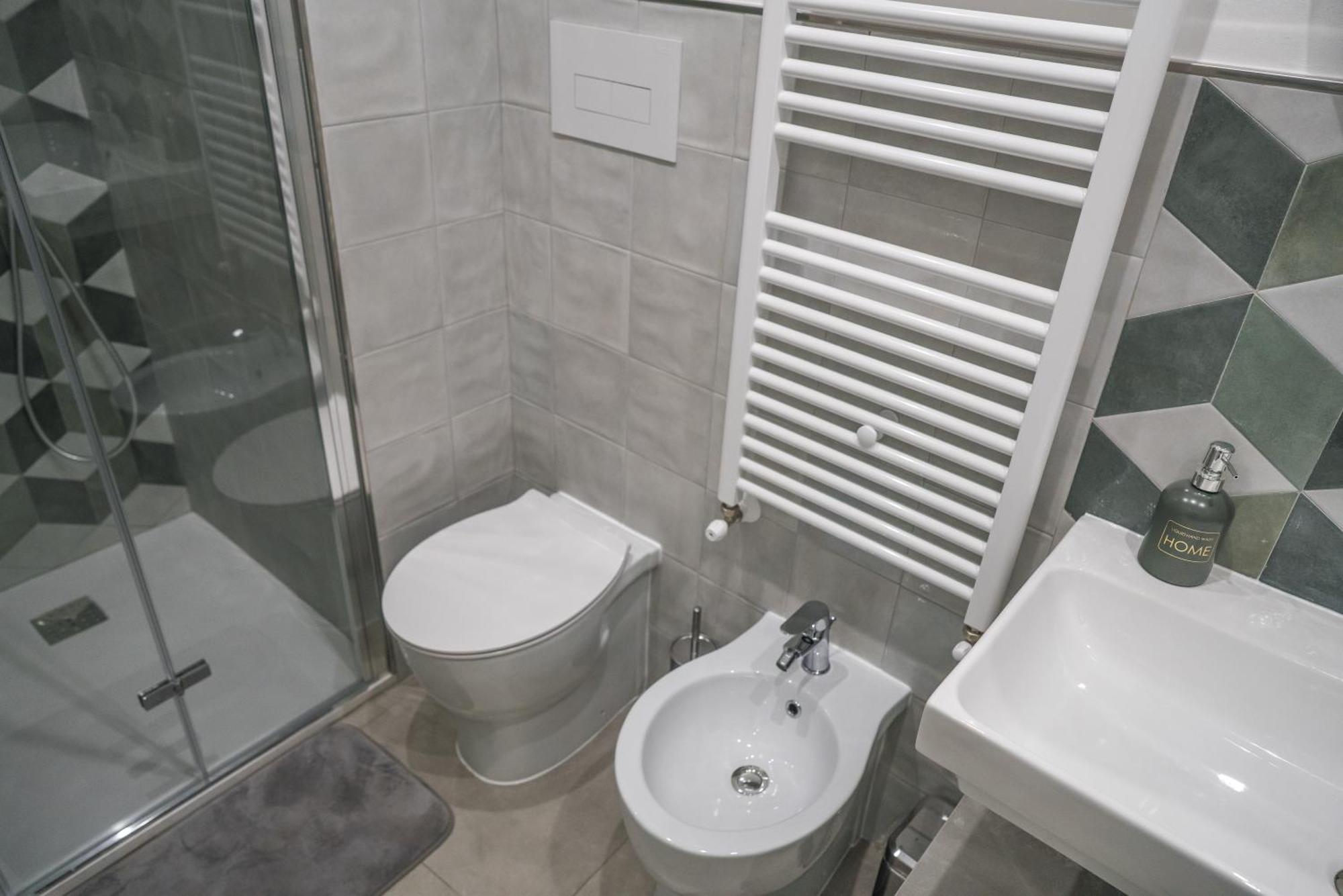 Casa Azzurra Rooms E Apartment แตร์ราซีนี ภายนอก รูปภาพ